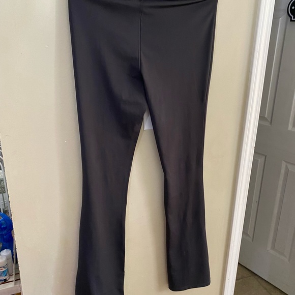 Slit bottom athletic leggings - Picture 3 of 7